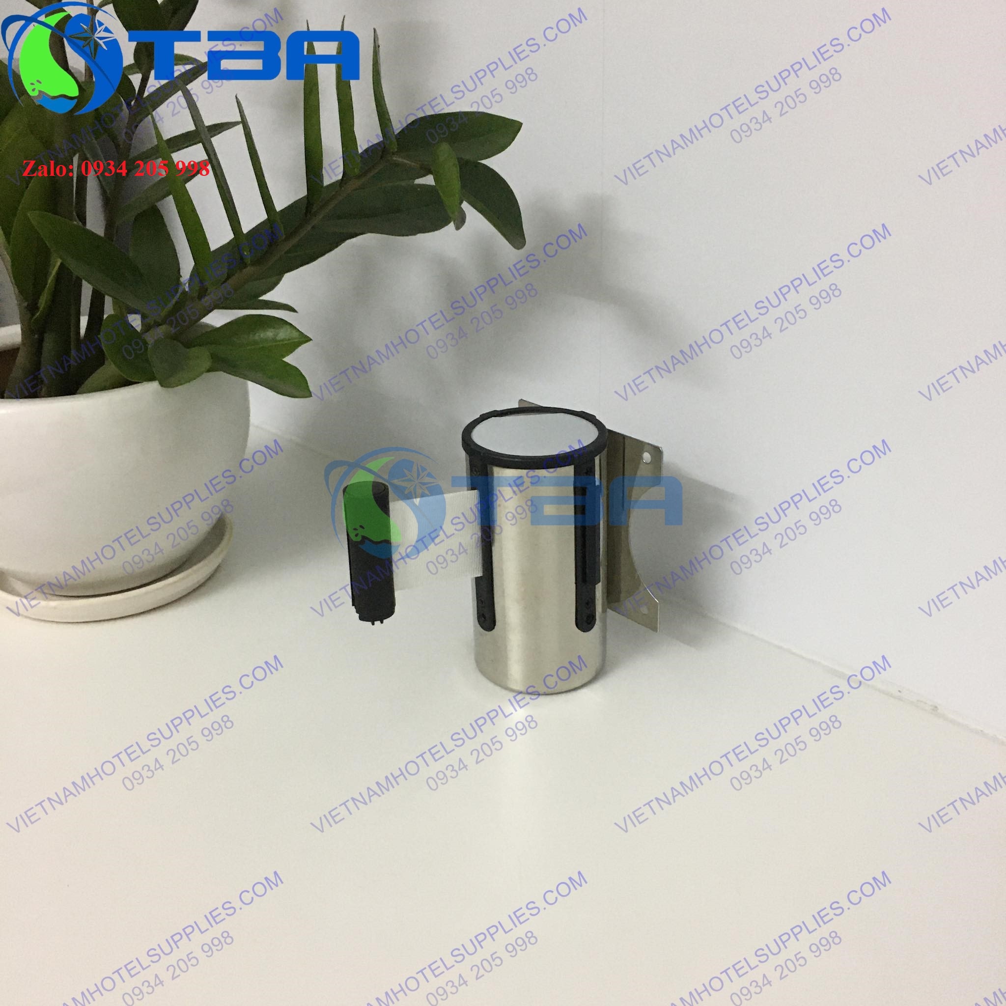 Trụ chắn 5m inox gắn tường dây căng màu trắng chất lượng cao
