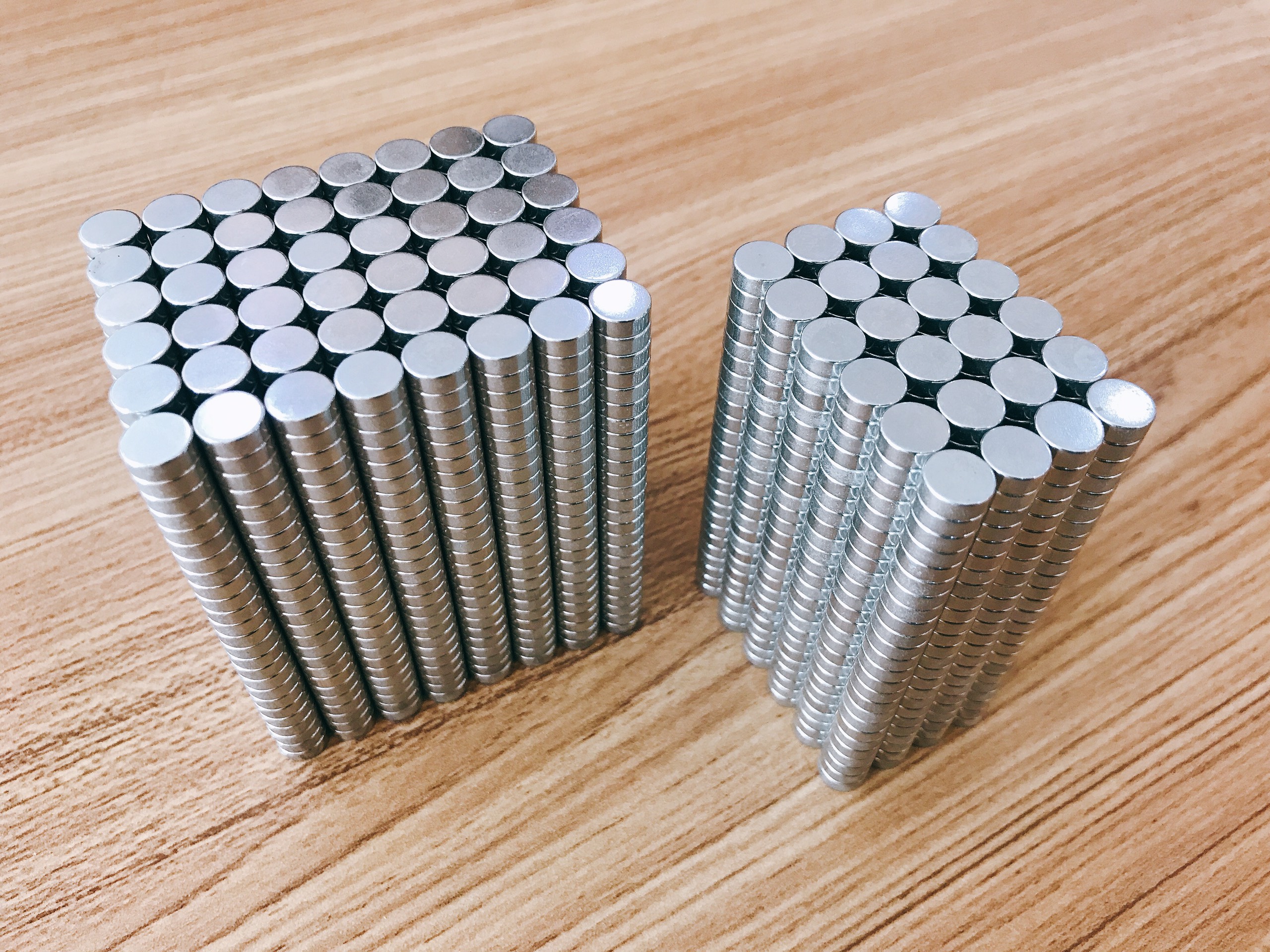 50 Viên Nam Châm Đất Hiếm Loại Tròn 8x3mm Mạ Kẽm Lực Từ N35 Cực Mạnh