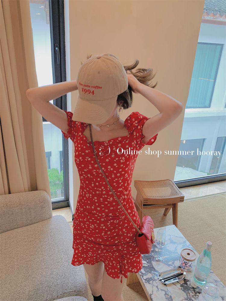 TOBE1SHOP Pháp Vintage màu đỏ mảnh hoa vuông cổ bong bóng tay áo đầm 2023 mùa hè eo cao hiển thị gầy váy ngắn nữ