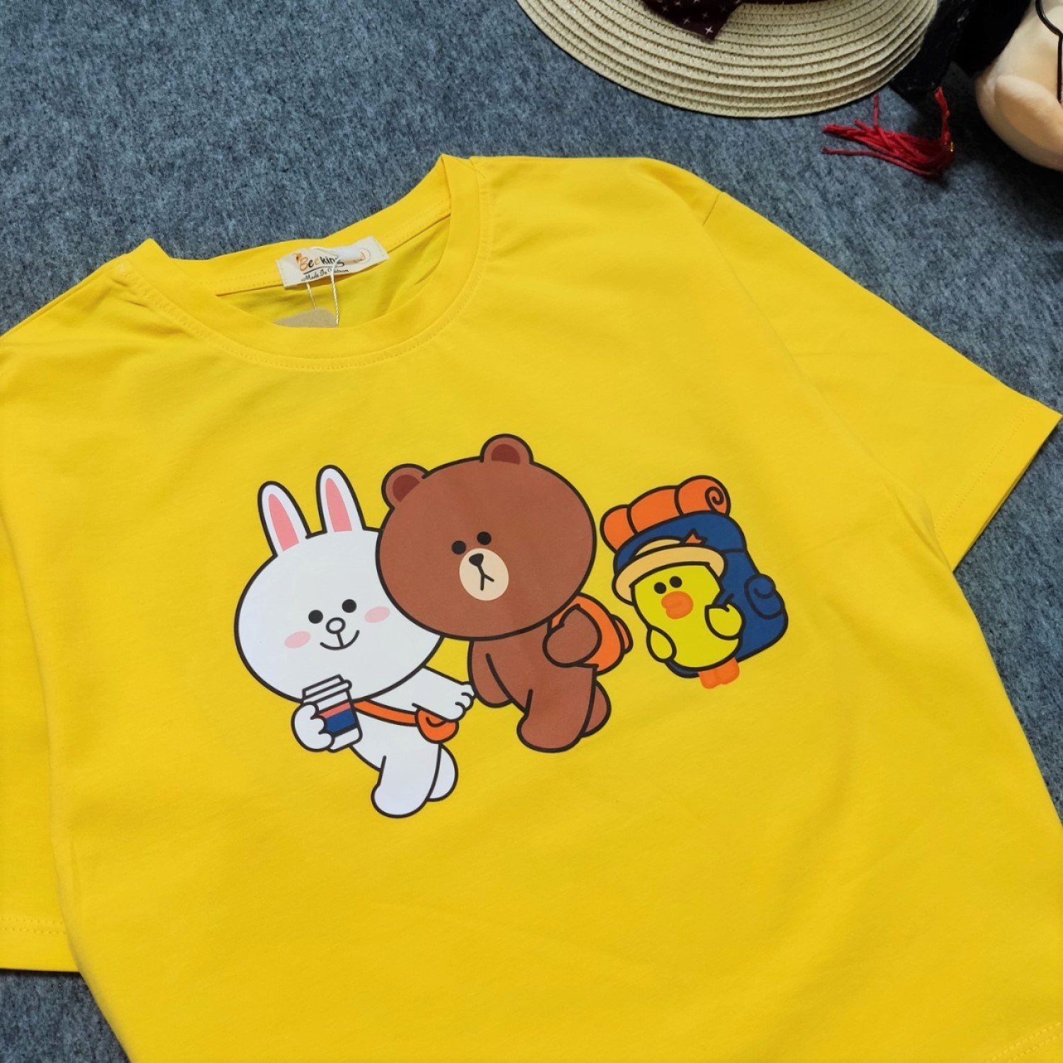 G0414 Áo thun croptop 3 con thú màu vàng cho bé gái