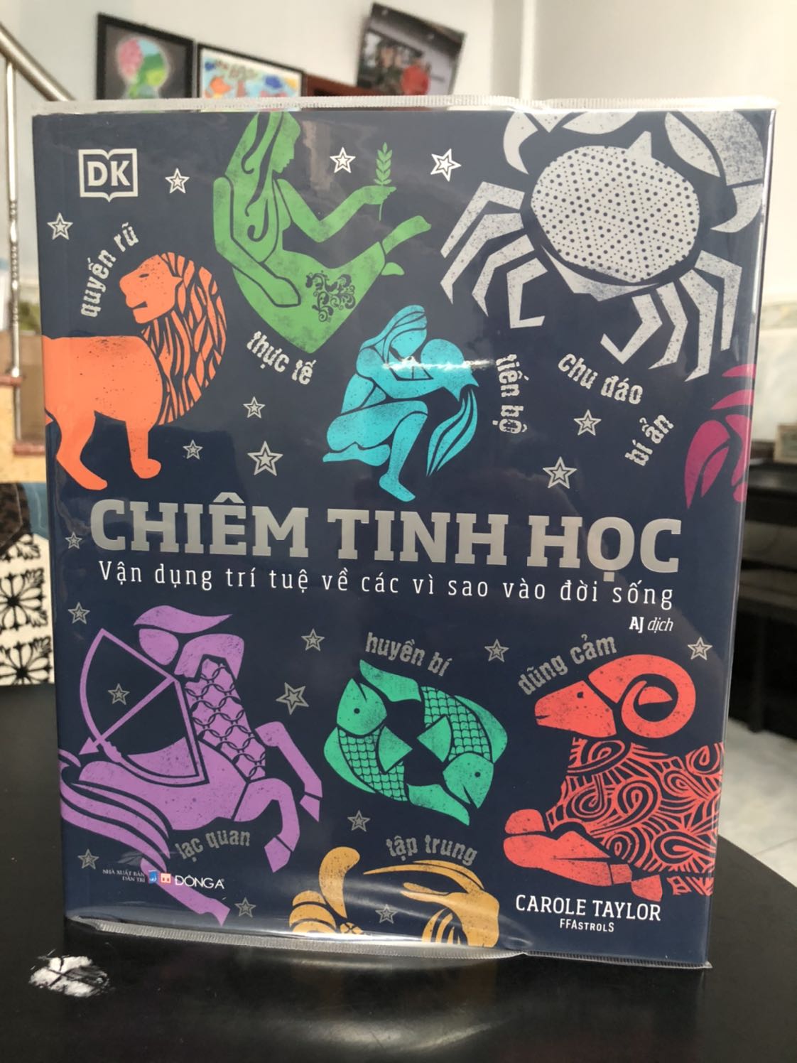 Combo 2 Cuốn Sách Về Chiêm Tinh Học: Chiêm Tinh Học - Vận Dụng Trí Tuệ Về Các Vì Sao Vào Đời Sống + Chiêm Tinh Học For Dummies (Tặng Kèm Bookmark Bamboo Books)