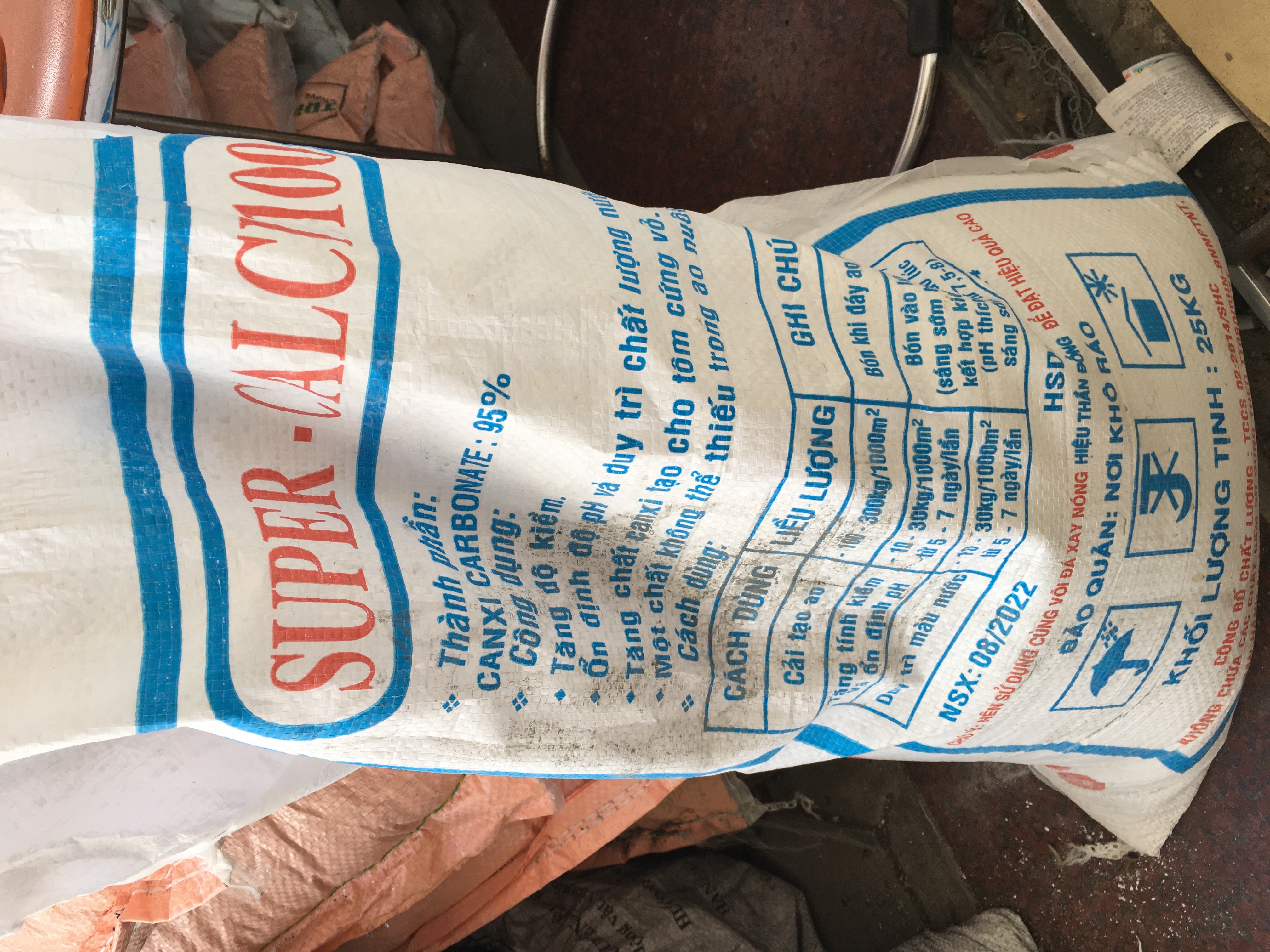 1 kg vôi canxi , chuyên dùng cho ốc bươu ,ốc nhồi , tạo vỏ giúp mau lớn , dùng cho ao hồ bể tôm cá