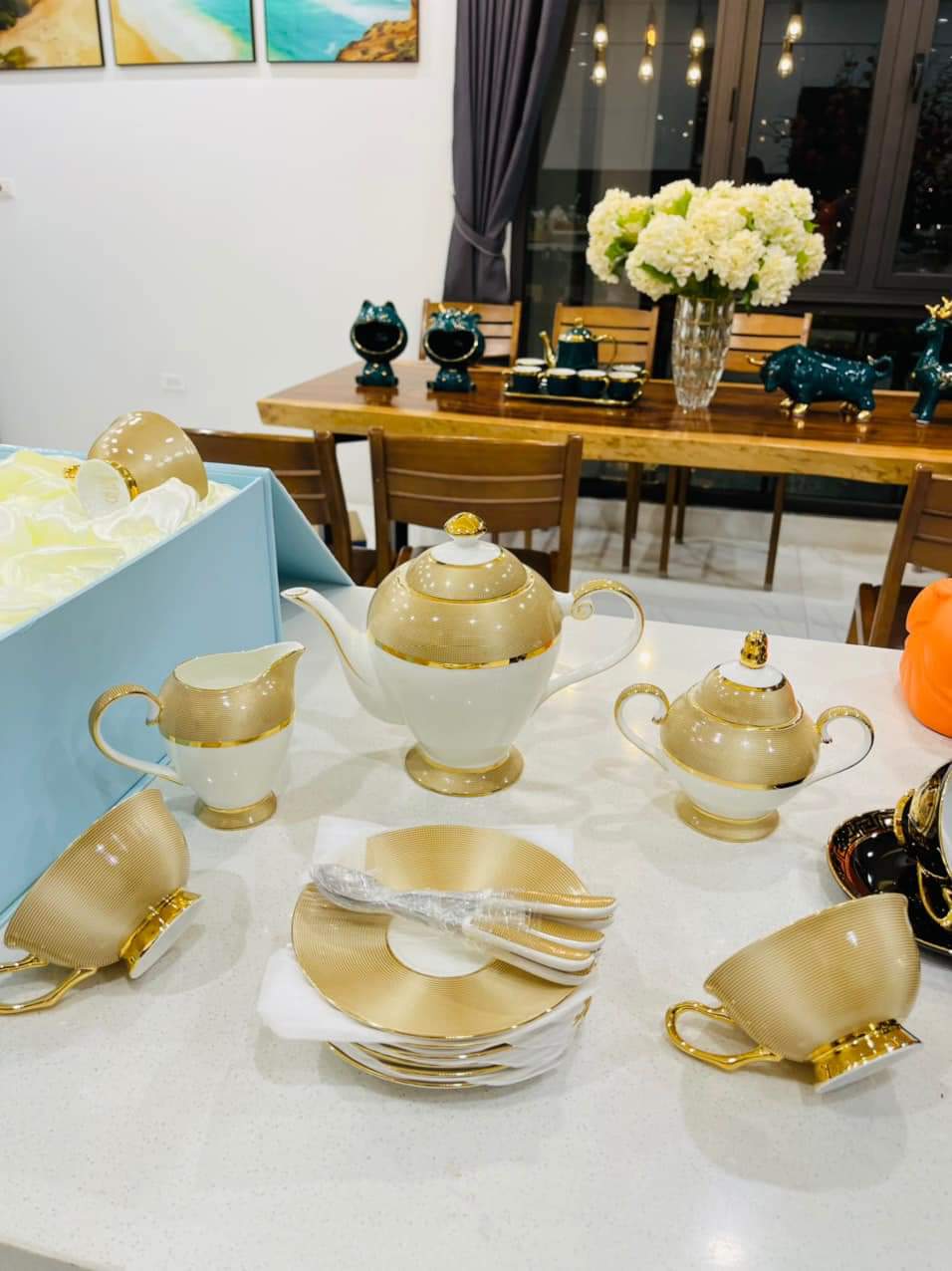 Ấm Chén Sứ Xương mạ vàng Kèm Bình đường Rót sữa Cao Cấp.
