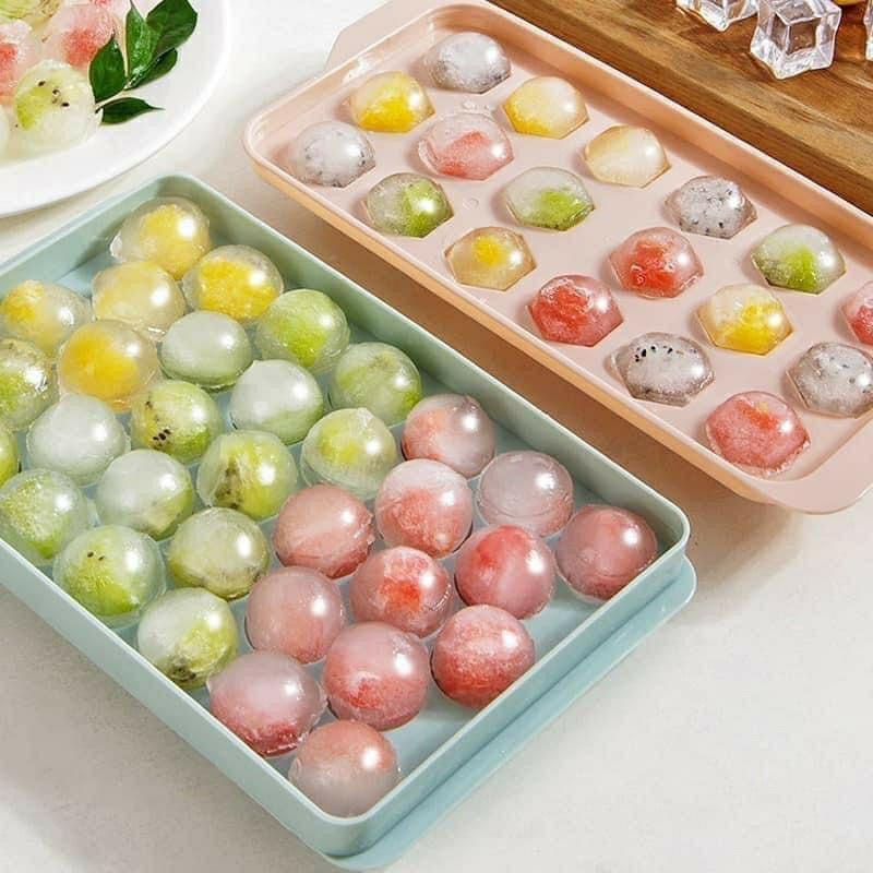 Khay làm đá viên hình bi tròn xoe 33 viên bằng nhựa PP cao cấp, an toàn cho sức khỏe người dùng - Khuôn nhựa cao cấp có nắp đậy, dễ dàng xếp chồng lên nhau trong tủ lạnh tiết kiệm diện tích