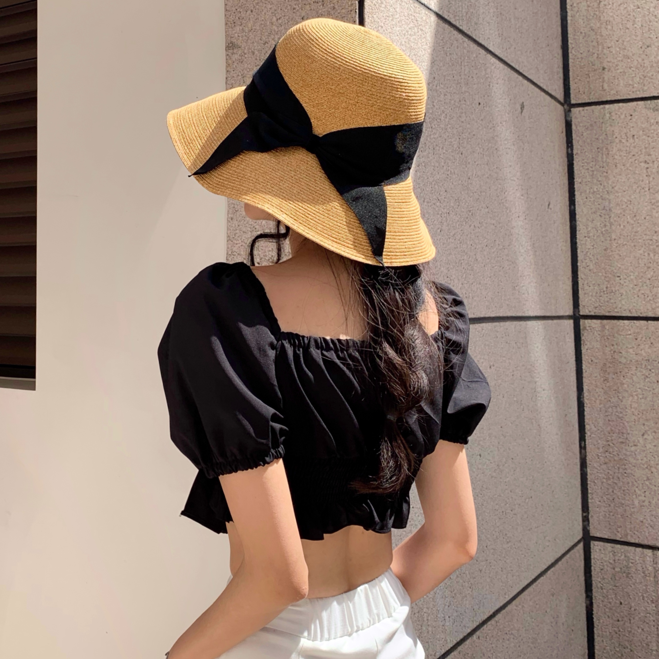 - Mũ cói đi biển dáng chuông rộng vành, mũ mềm có thể gấp gọn