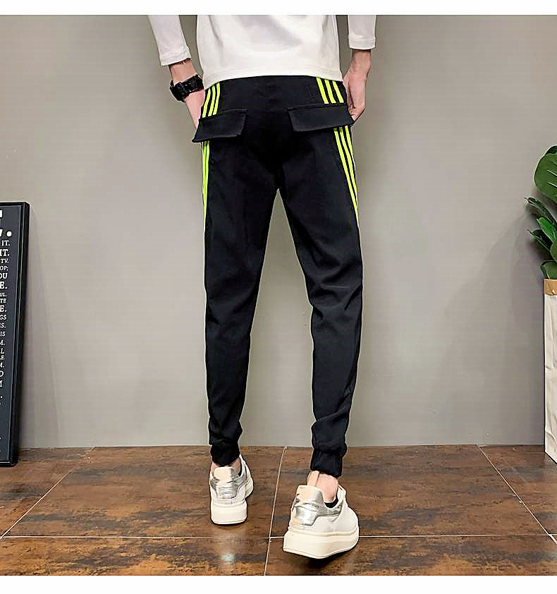 Quần jogger 9 phân họa tiết sọc vàng cá tính