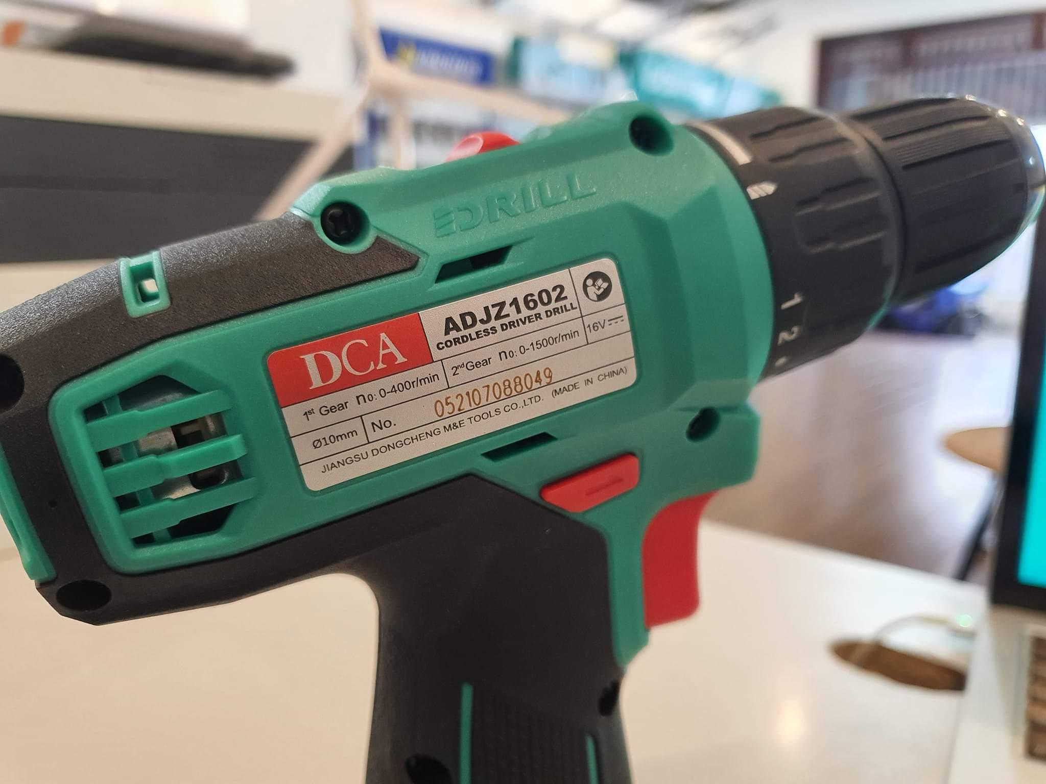 MÁY KHOAN KHÔNG CHỔI THAN DÙNG PIN 16V/2.0AHX2 DCA ADJZ1602E - HÀNG CHÍNH HÃNG