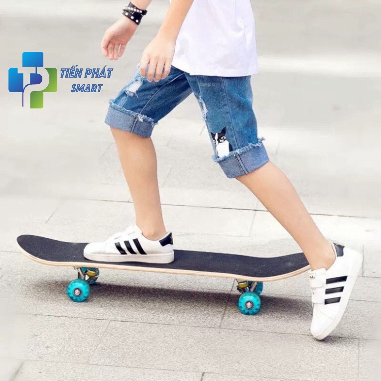 Ván Trượt Mặt Nhám Bánh Pu Đèn Led, Ván Skateboard Trục Hợp Kim Tải Trọng 150kg