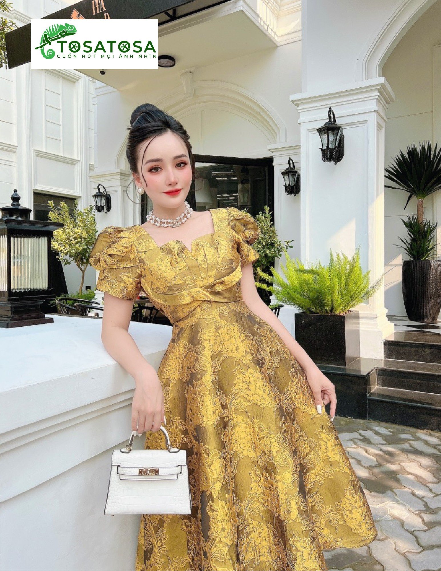 Váy Tapta Hoa Nổi Váy Thiết Kế Liền, Dáng Xòe Cổ Vuông Hơi Khoét Tim, Tay Bồng Sang Trọng Quý Phái
