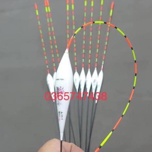 Phao nano NINE FISH đã gắn chân cắm phao kèm khoá.