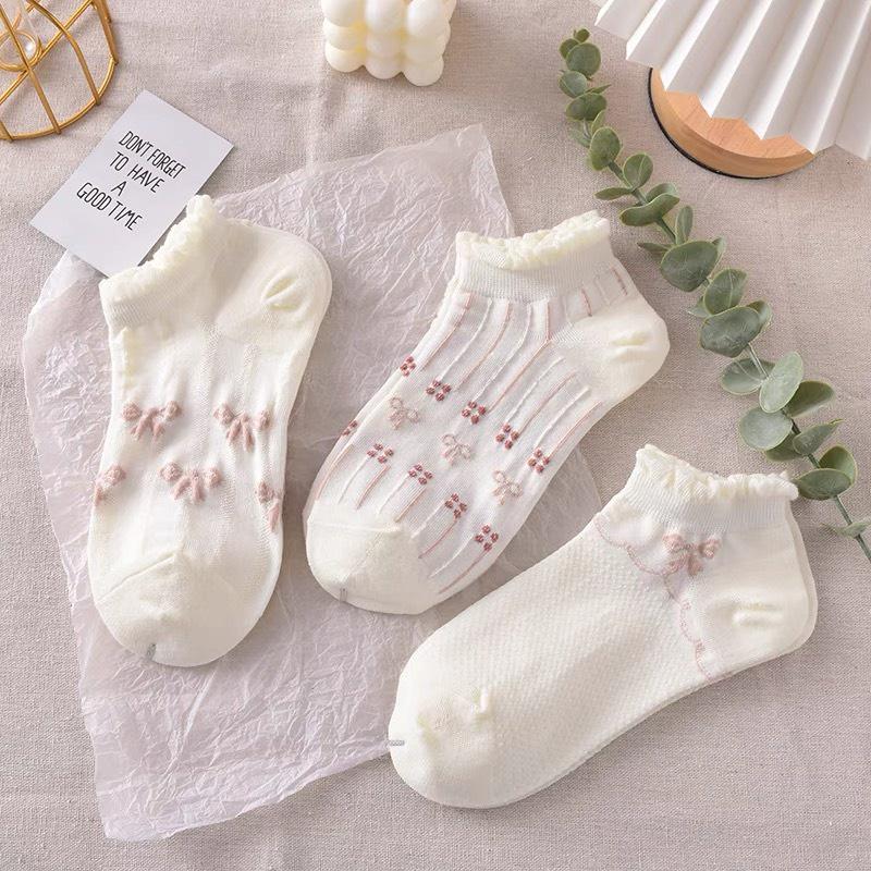 T10-Tất vớ nữ cổ ngắn dễ thương cotton nơ xinh màu trắng mỏng thoáng Urbanize - Chọn ngẫu nhiên