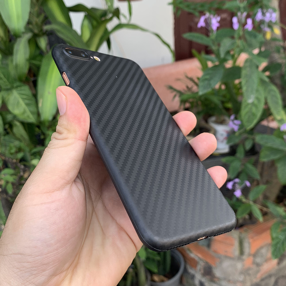 Ốp lưng siêu mỏng, vân carbon dành cho iPhone 7 Plus / iPhone 8 Plus - Màu đen