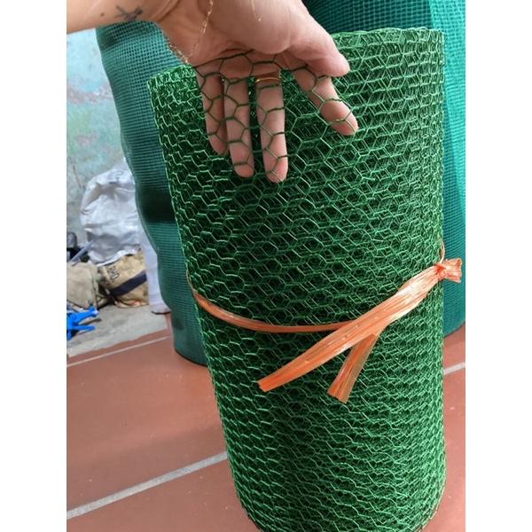1m lứoi sắt bọc nhựa màu xanh, lưới mắt cáo khổ cao 50 phân