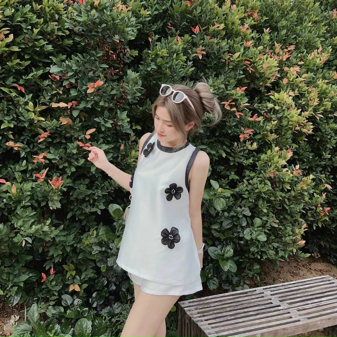 Set bộ đùi phối áo có họa tiết hoa cực dễ thương