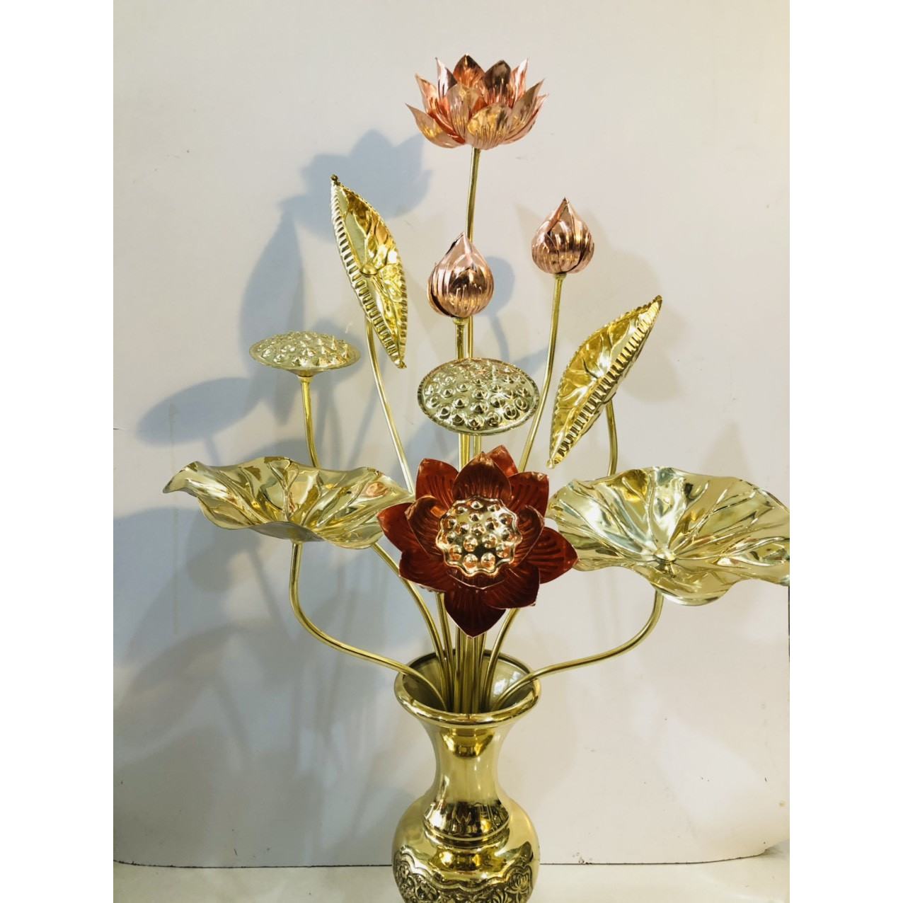 Hoa sen thờ cúng bằng đồng vàng cao 65cm