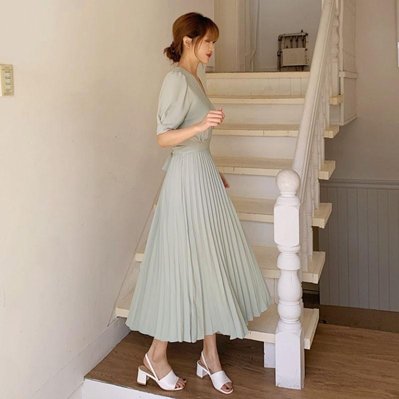 Đầm công sở cộc tay cổ V xòe dài xếp ly midi thon eo sang trọng tiểu thư Hàn Quốc