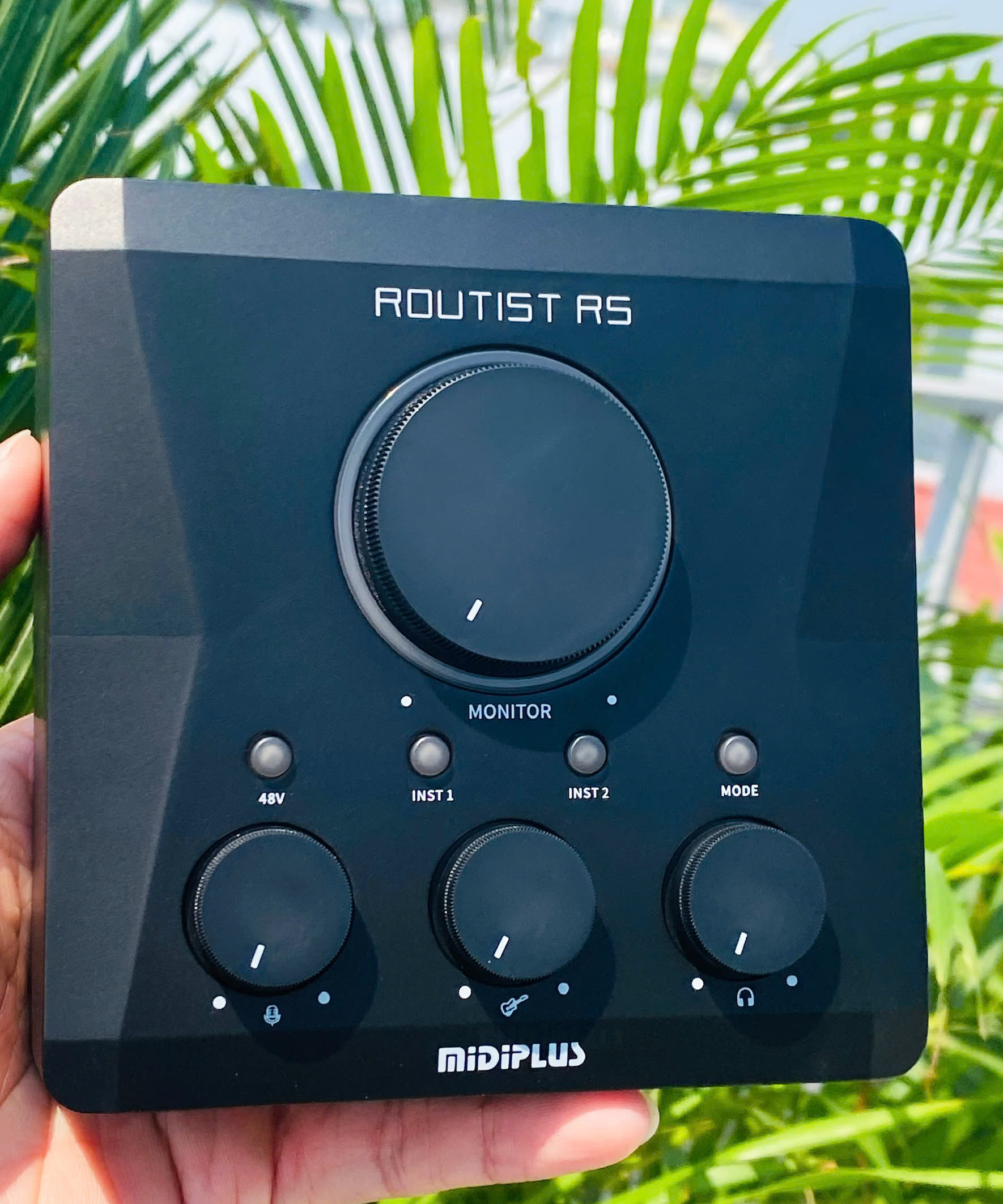 img Soundcard Chuyên Thu Âm Dùng Phần Mềm Livestream Chuyên Nghiệp Routist RS GEN II Tích Hợp Công Nghệ Xử Lý Âm Thanh, Hiệu Ứng Ánh Sáng RGB Hàng Cao Cấp Hàng Nhập Khẩu