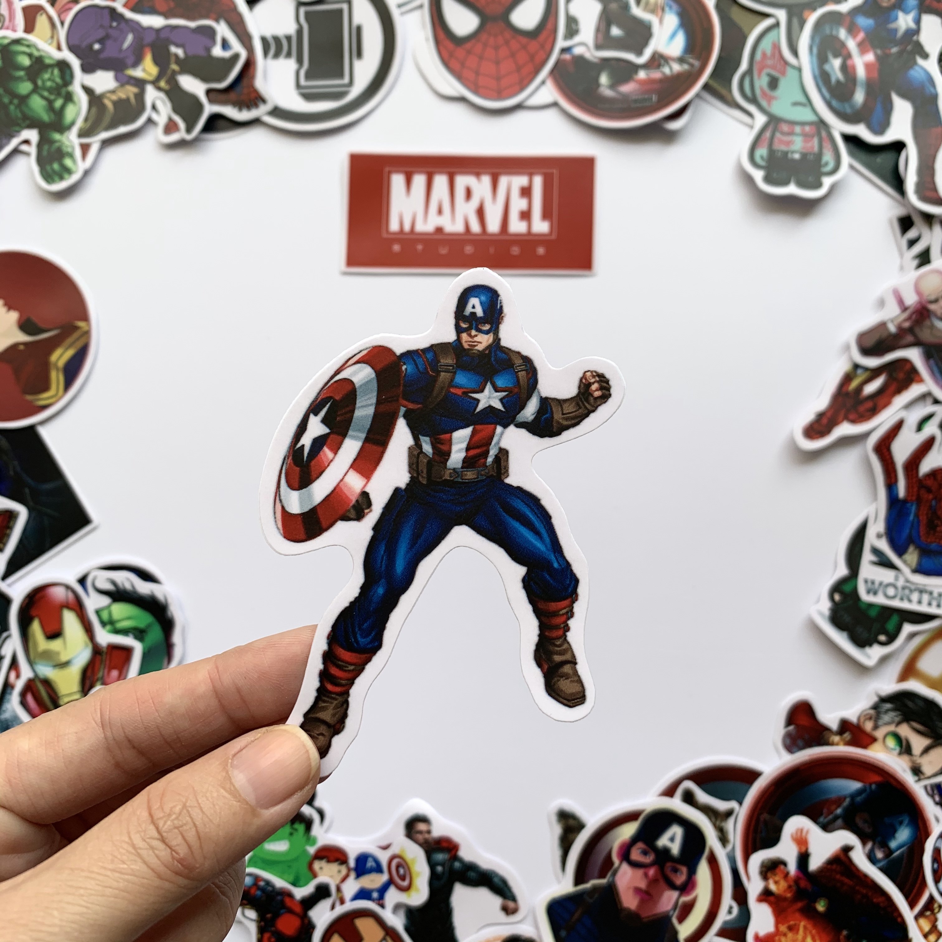 Sticker Marvel Siêu Anh Hùng - Chất Liệu PVC Chất Lượng Cao Chống Nước - Kích Thước 4-8cm