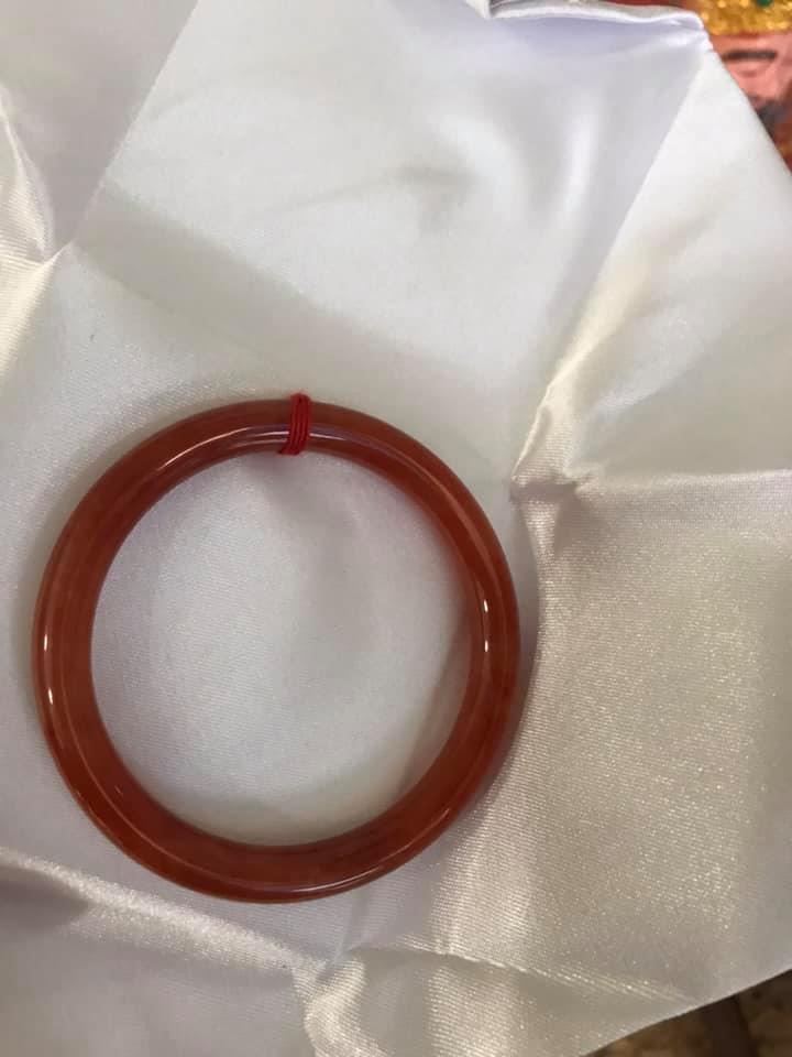 VÒNG TAY ĐÁ CẨM THẠCH MÀU CAM ĐỎ ĐẸP NI VÒNG 54 NỮ 50 KG TỚI 60 KG ĐEO MỆNH HỎA THỔ