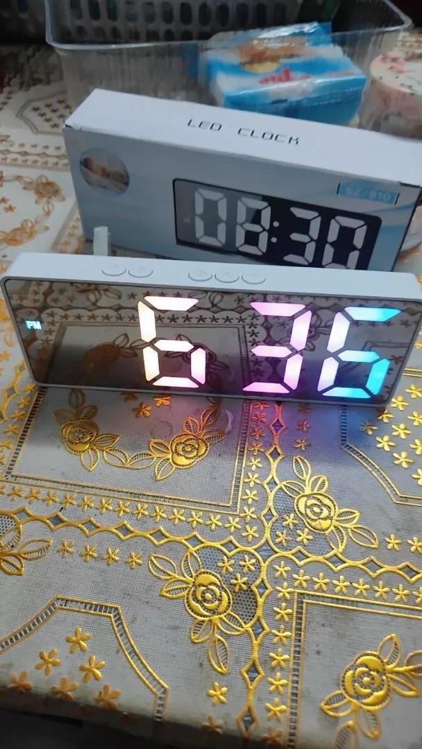 Đồng Hồ Led, Đồng Hồ Để Bàn RGB, Có Báo Thức, Hiển Thị Thời Gian, Nhiệt Độ, Có Cảm Biến Ánh Sáng Tự Động, Decor Phòng Ngủ Chill