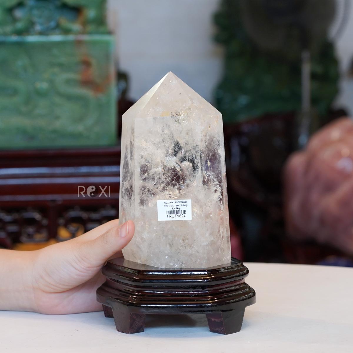 Trụ đá thạch anh trắng 1,43kg - 20cm
