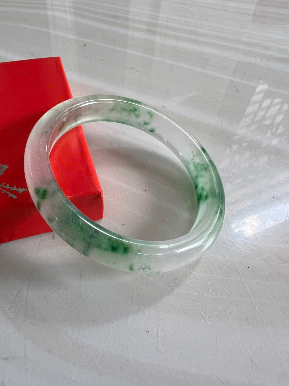 Vòng Tay Nữ Bản Hẹ Đá Mã Não DuLong Trắng Xanh Rong Biển 3 bên cân xứng Trong Bóng Đẹp Ni 56mm Cao 10mm Dầy 7mm Món quà tặng Nữ 53kg - 58kg đeo tay xinh rẻ đẹp ý nghĩa ạ