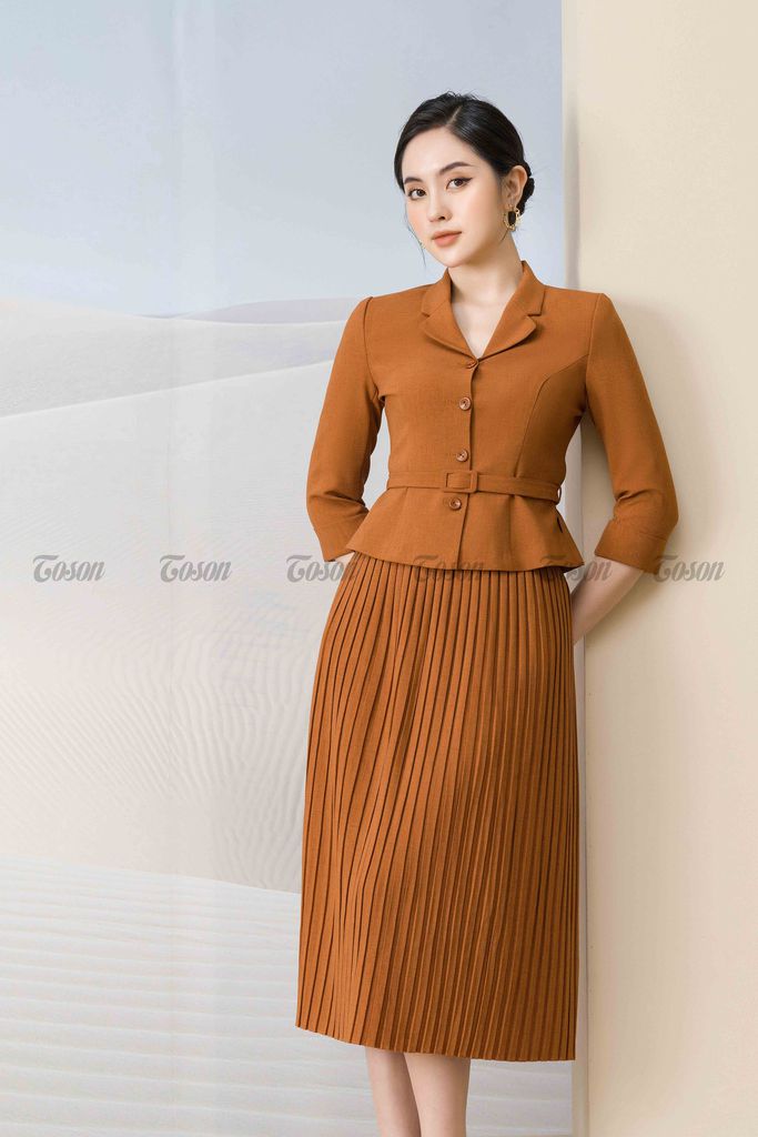 B8383Q01- Bộ ký giả Be bò đũi nhật: Áo cổ K thắt đai + CV dập ly