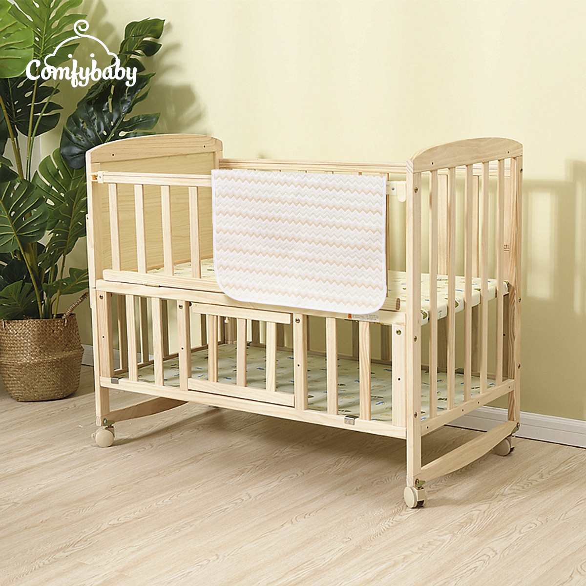 Tấm lót chống thấm cho bé thay tã 4 lớp vải sợi tre Bamboo cao cấp  kháng khuẩn và thoáng khí Comfybaby PAD