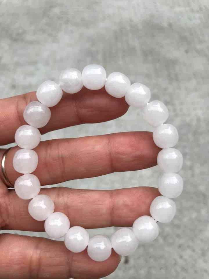 Vòng Tay Phong Thủy May Mắn Đá Ngọc Hoà Điền TRẮNG Tự Nhiên Size 9,5mm Màu Trắng Ngọc bóng đẹp Nữ mệnh Kim mệnh Thủy ạ