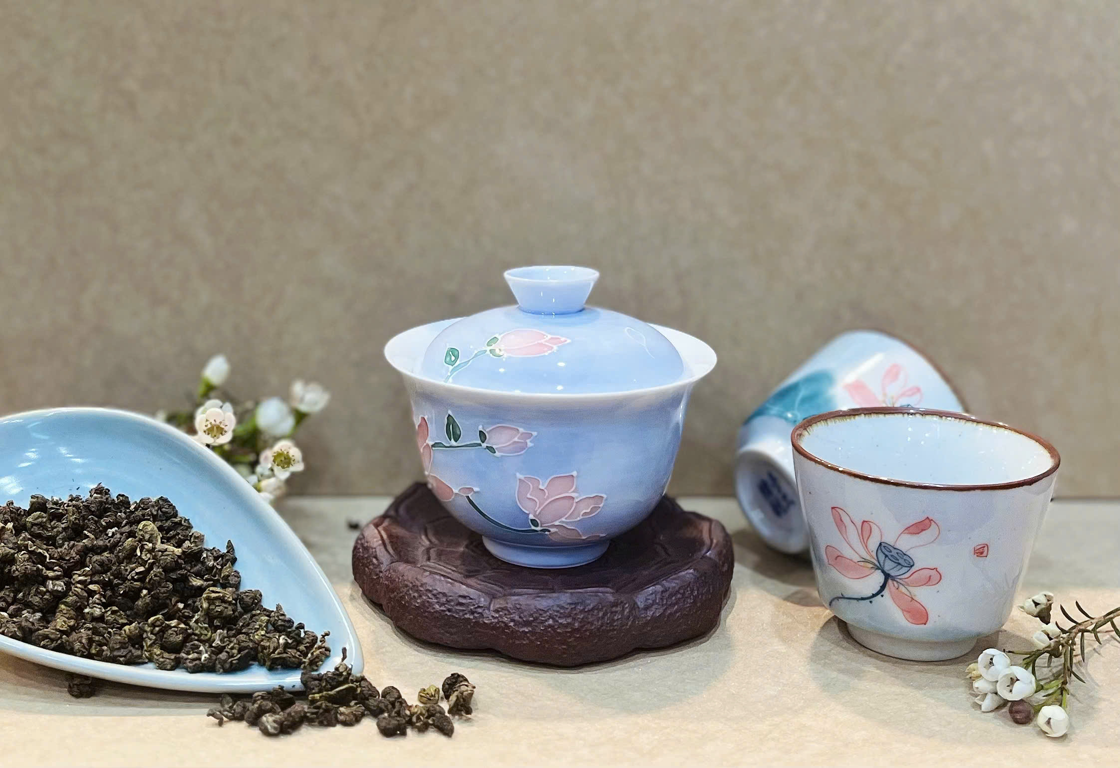 CHÉN KHẢI SỨ VẼ TAY HỒNG LIÊN SẮC XANH - DUNG TÍCH 150ML - THỦ CÔNG