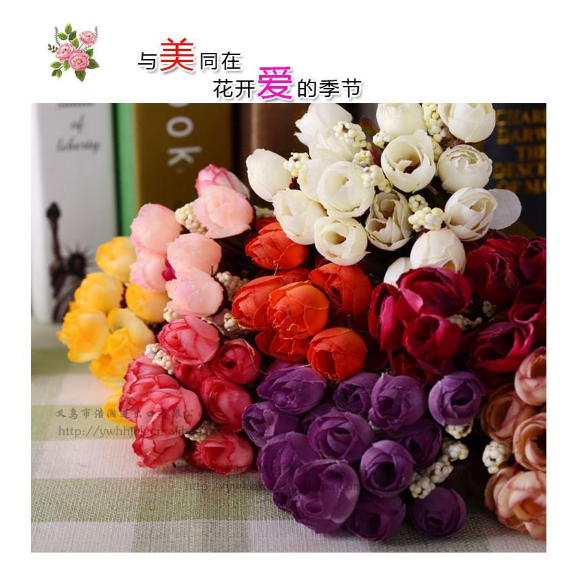 Nhánh hoa hồng nụ cổ điển