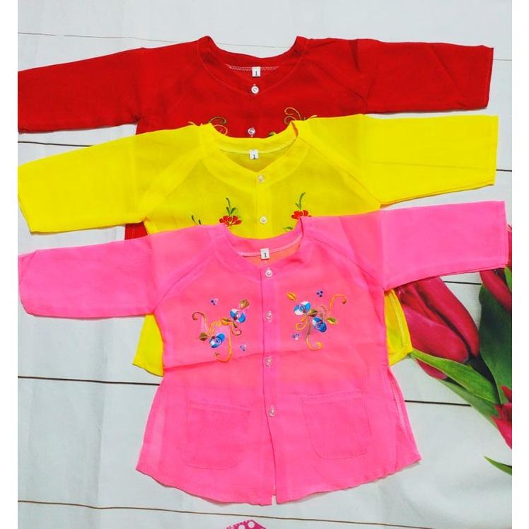 Bộ bà ba thêu hoa cho bé