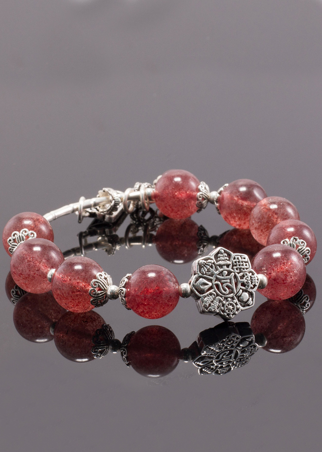 Vòng tay thạch anh dâu phối bát bảo cát tường Ngọc Quý Gemstones