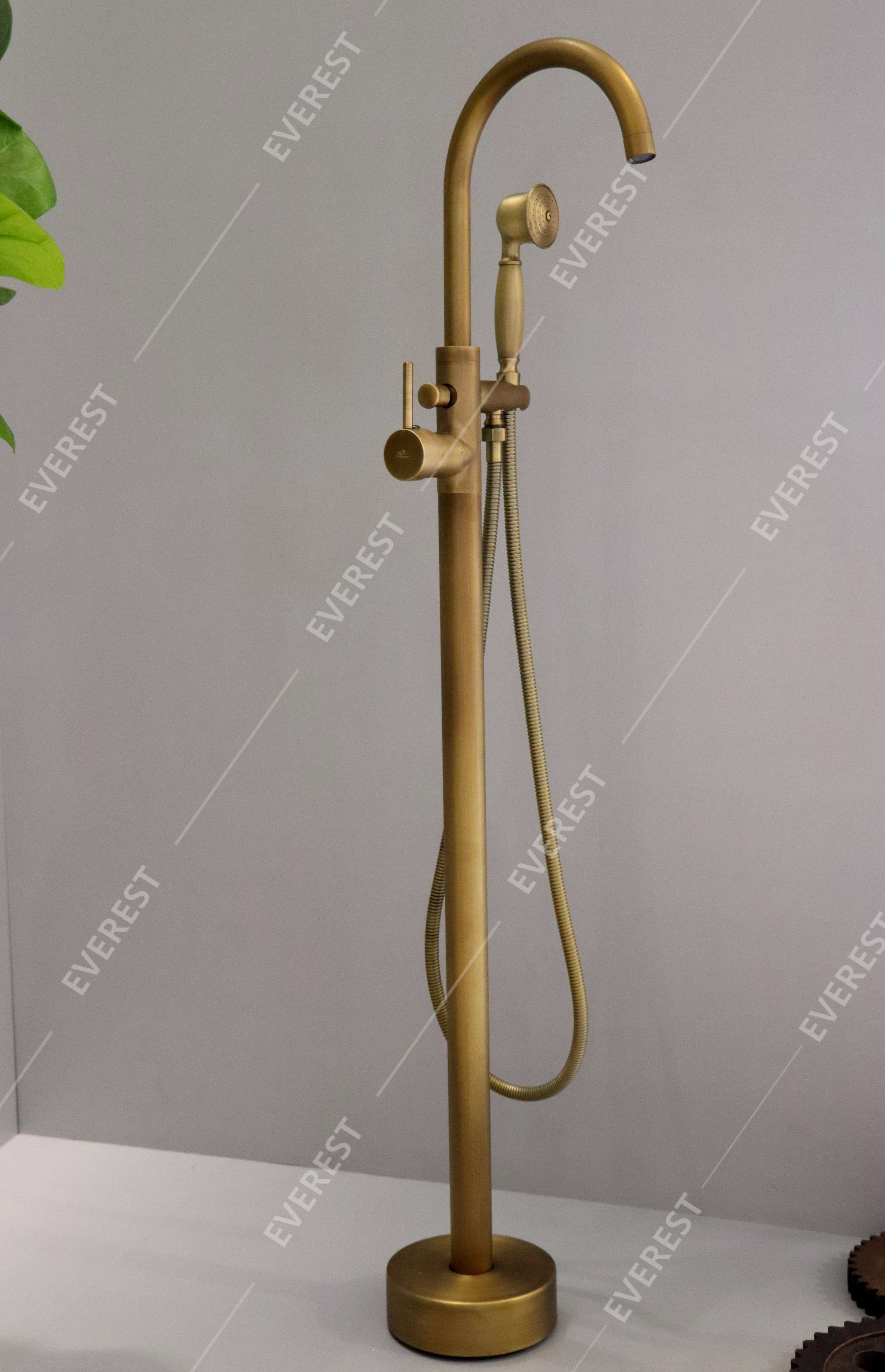 Sen bồn tắm đặt sàn bằng đồng EVEREST EV-1112