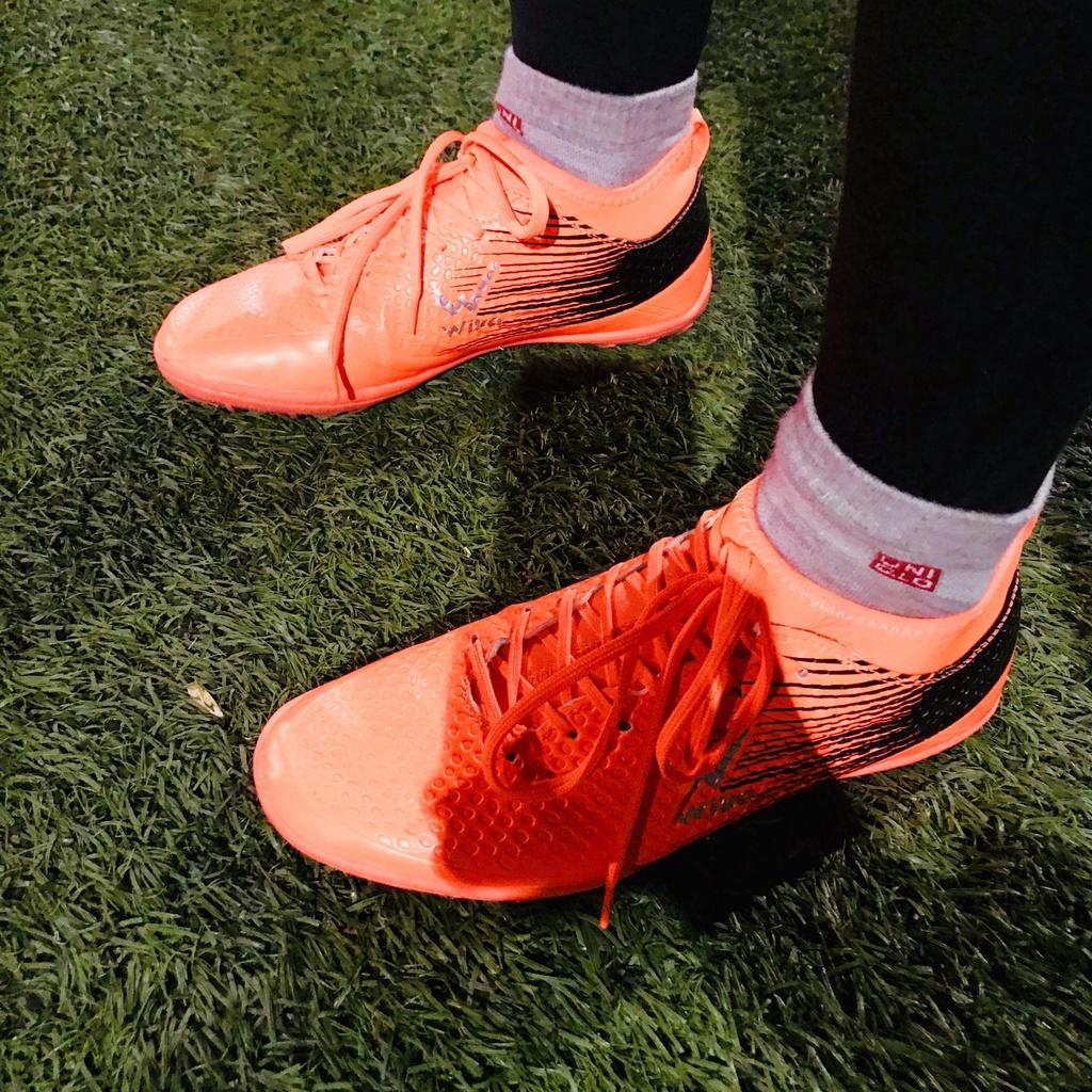 Mẫu giày bóng đá chính hãng cao cấp dành cho ae sân phủi Wika Flash Cam