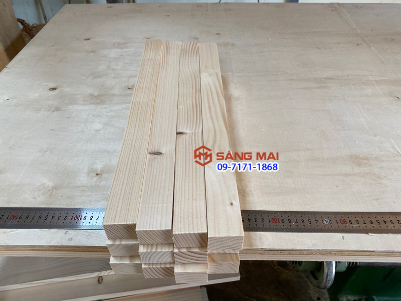 Thanh gỗ thông dày 3cm x 4cm x dài 50cm + láng mịn 4 mặt