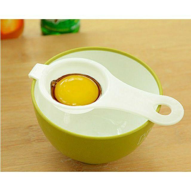 Dụng cụ tách lòng đỏ trứng