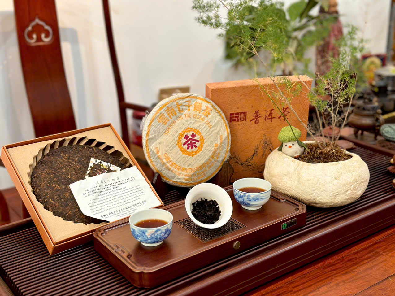 BÁNH TRÀ PHỔ NHĨ CHÍN "THẤT TỬ VÂN NAM" - TRÀ NGON LÂU NĂM