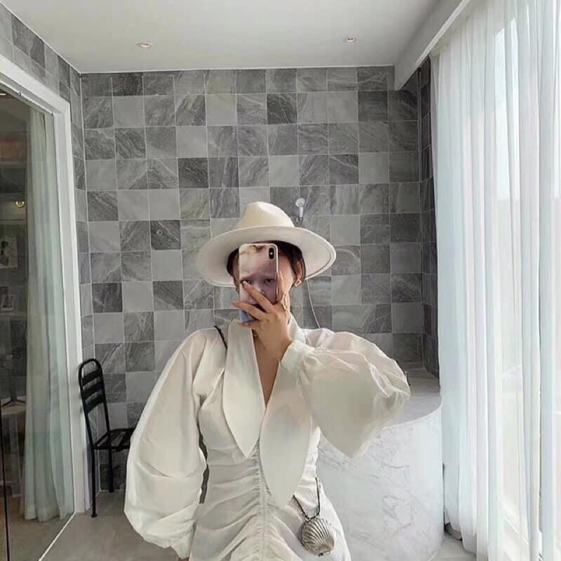 Áo sơ mi trắng mặc sooc rất đep a