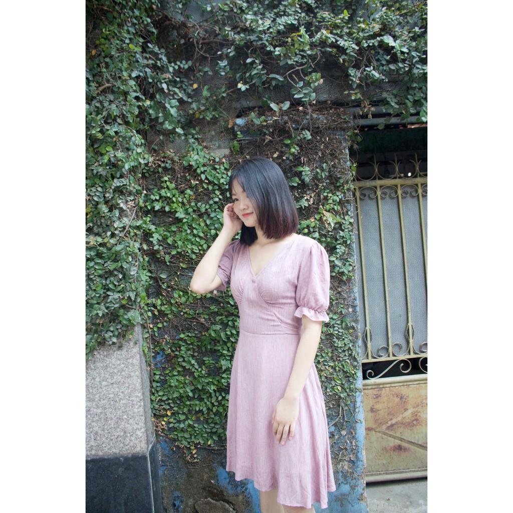 Đầm màu tím cổ tim