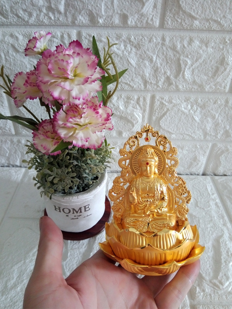 Tượng phật bà quan âm để xe hơi hai mặt tọa đài sen vàng ánh kim QAAK01