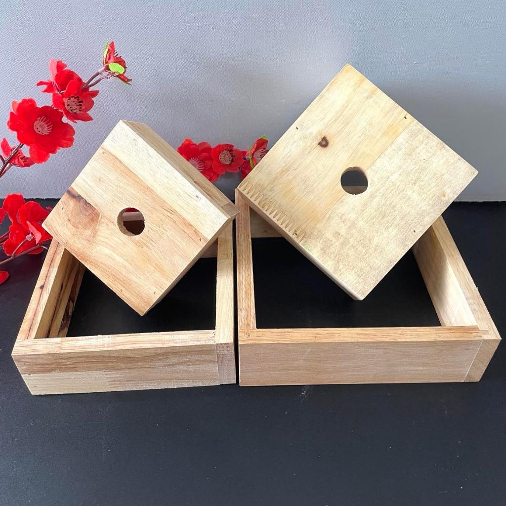 Khuôn làm bánh chưng bằng gỗ đẹp, cứng cáp. Khuôn bánh chưng bằng gỗ tiện lợi. Dụng cụ làm bánh truyền thống chuyên nghi