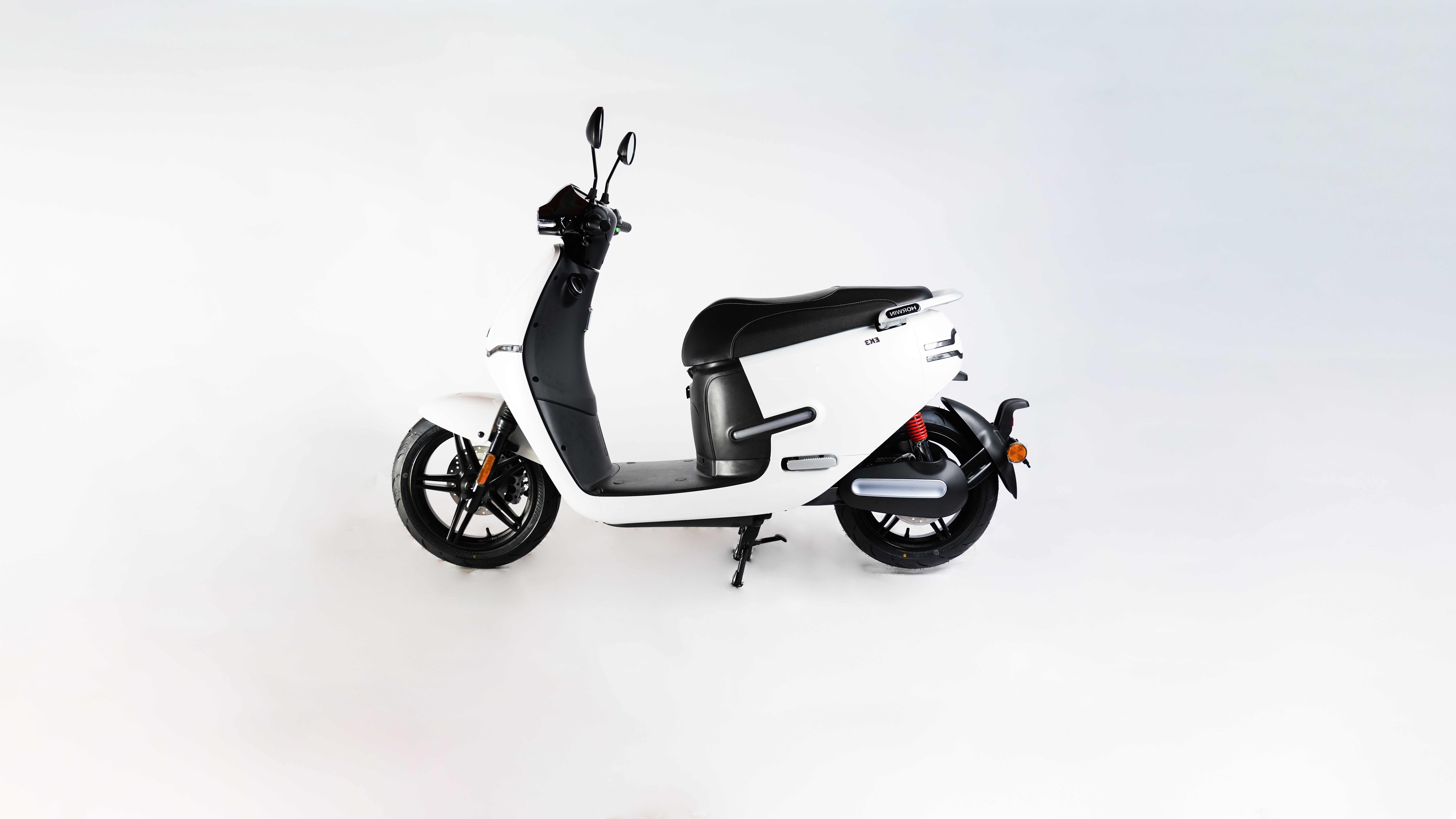 XE MÁY ĐIỆN HORWIN EK3