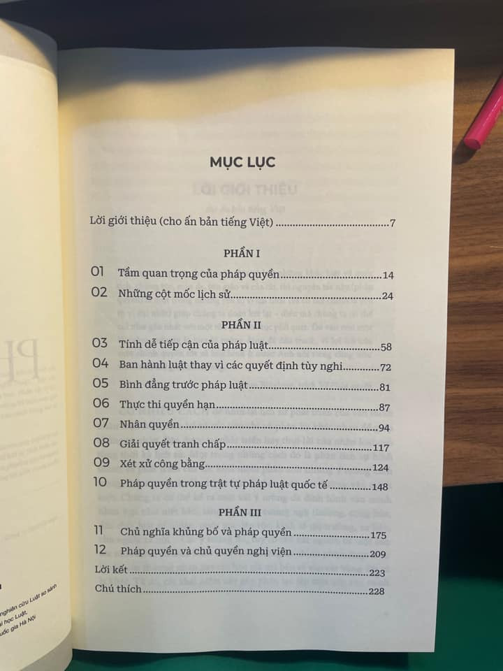 VỀ PHÁP QUYỀN - Tom Bingham - Phạm Hồ Nam & Nguyễn Lữ Quỳnh Anh dịch - (bìa mềm)