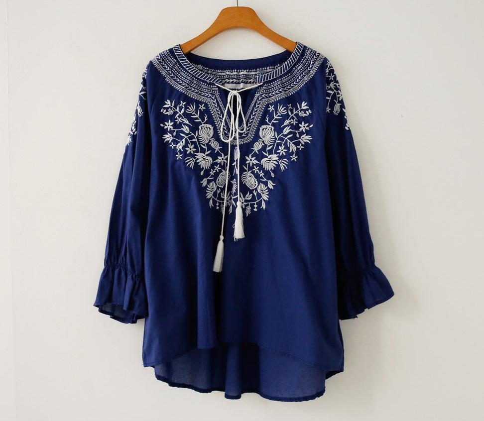 Áo Blouse Cổ Tròn Thêu Họa Tiết Hoa Lá
