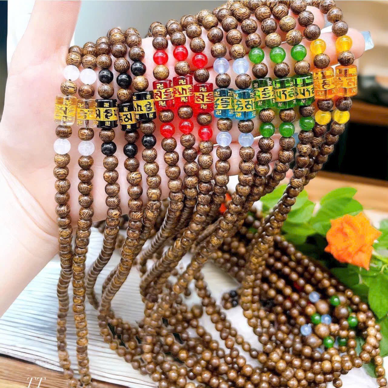 Chuỗi vòng trầm hương 108 hạt 6li mix đá Omani may mắn, bình an và tài lộc