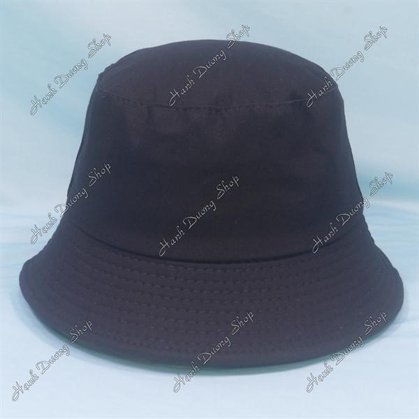 Nón tai bèo mũ bucket vành nhỏ thêu chữ Khó Chịu Vô Cùng - Đen
