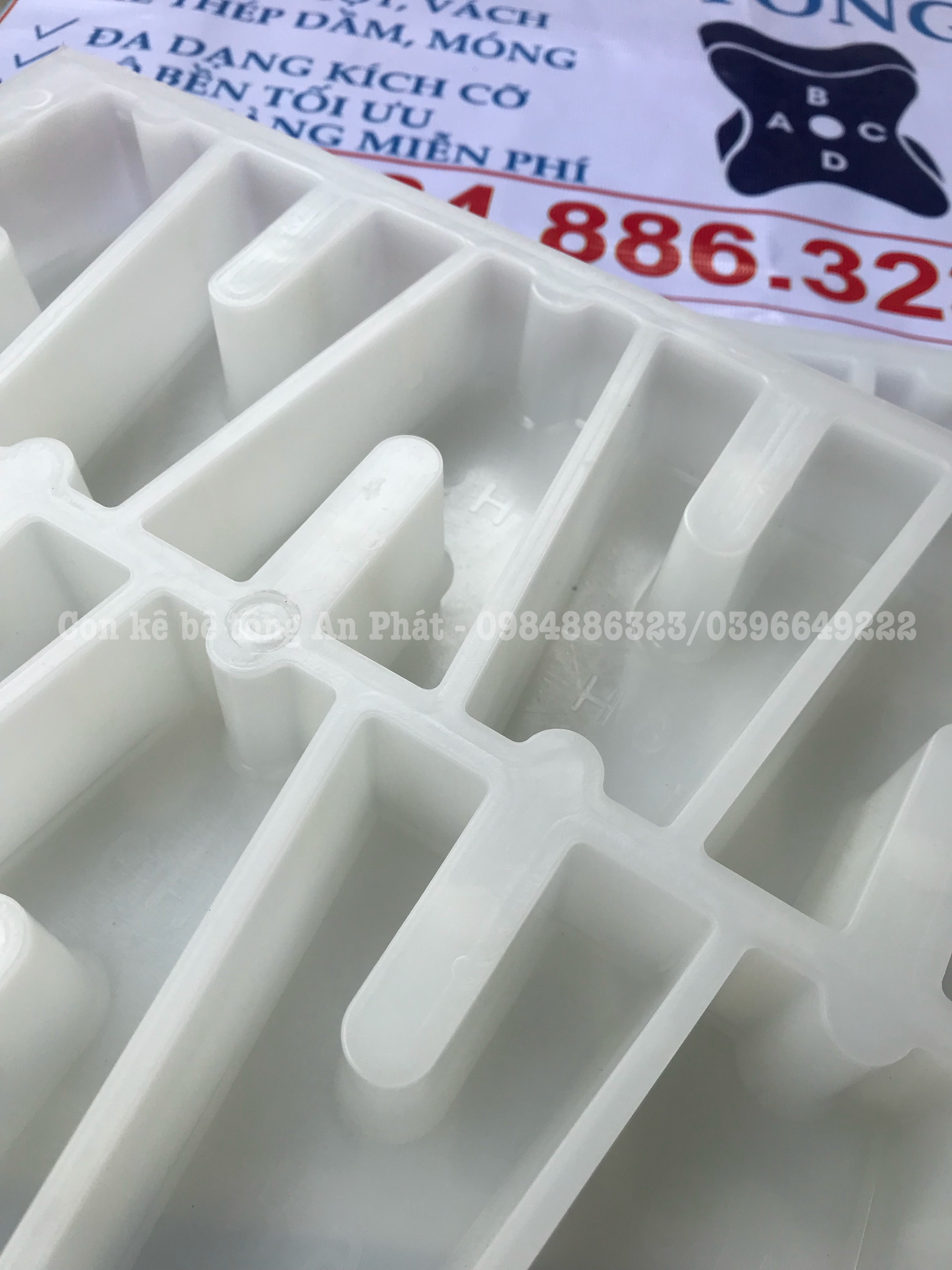 Khuôn nhựa đúc con kê bê tông H9(90mm) dùng cho thép sàn lớp trên siêu bền chất lượng tái sử dụng nhiều lần
