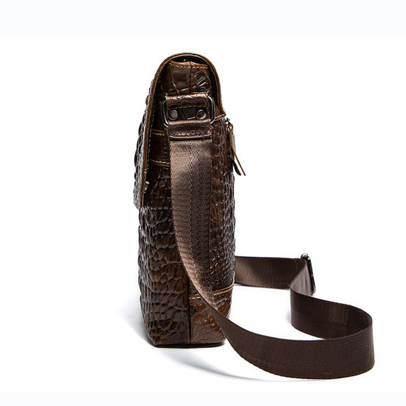 Túi đeo chéo nam DA BÒ THẬT – BEE GEE DCN9346