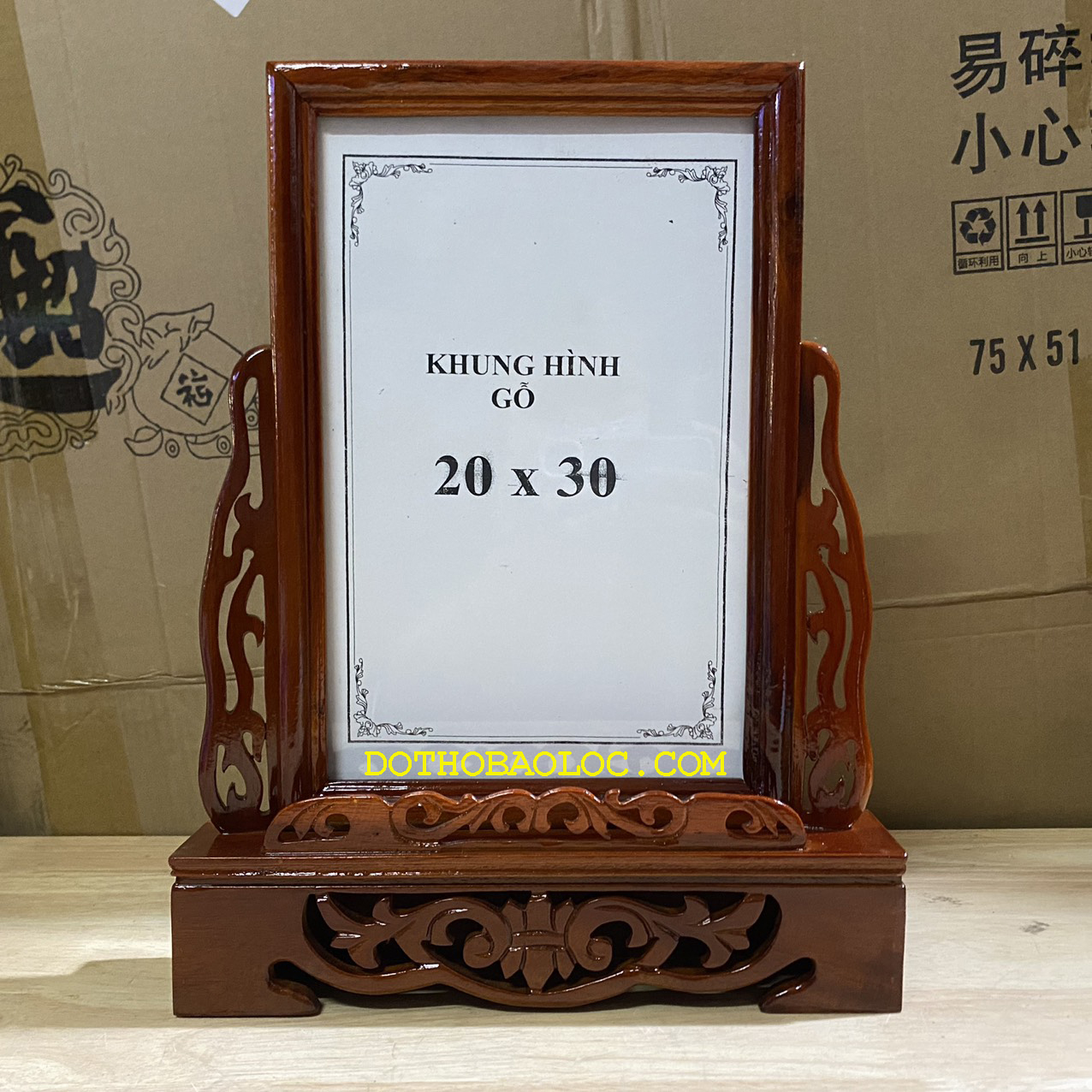 Khung ảnh thờ gia tiên 100% gỗ xà cừ chạm khắc ép kính viền hoa cao cấp cao 39cm